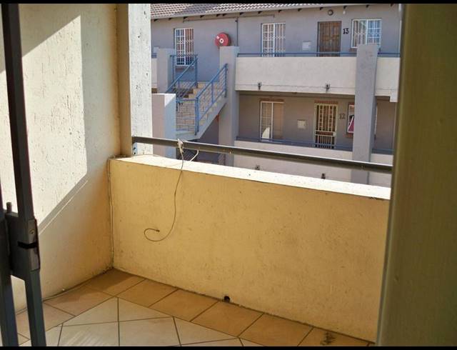 2 BEDROOM PROPERTY TO RENT IN DIE HOEWES